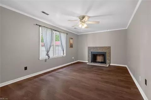 Living - 419 Durham St, Hampton, VA 23669 photo 6 of 6