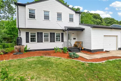 Exterior - 419 Durham St, Hampton, VA 23669 photo 7 of 9