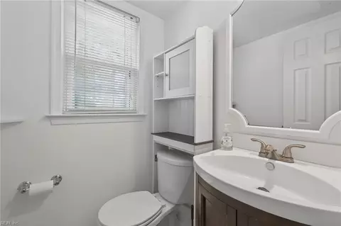 Bath - 419 Durham St, Hampton, VA 23669 photo 1 of 2