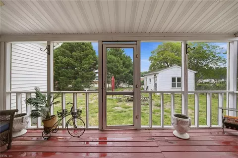 Exterior - 23 Prince George Dr, Hampton, VA 23669 photo 3 of 4