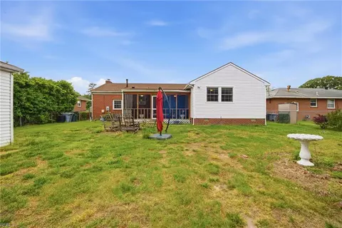 Exterior - 23 Prince George Dr, Hampton, VA 23669 photo 4 of 4