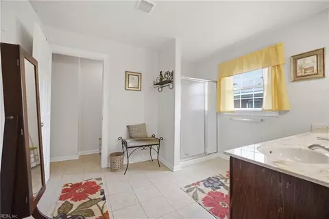 Bath - 23 Prince George Dr, Hampton, VA 23669 photo 2 of 3