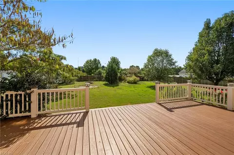 126 Hawks Nest Ln, Suffolk, VA 23435