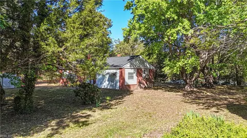 Exterior - 6666 Riverview Inn Ln, Gloucester, VA 23061 photo 1 of 3