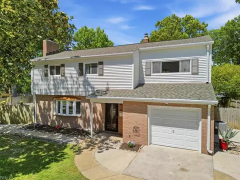 4000 Rumford Ln, Virginia Beach, VA 23452