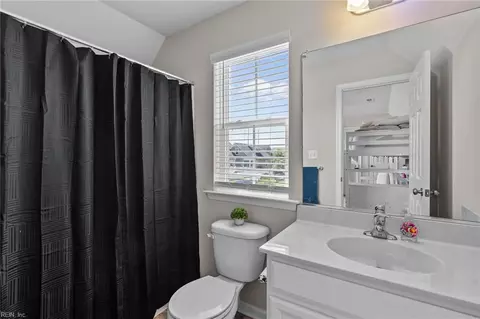 Bath - 3329 Conservancy Dr, Chesapeake, VA 23323 photo 2 of 6
