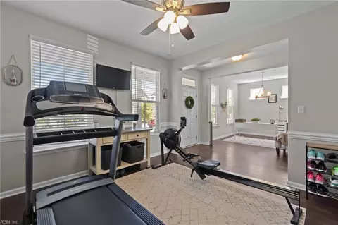 Entry Way - 3329 Conservancy Dr, Chesapeake, VA 23323 photo 3 of 10