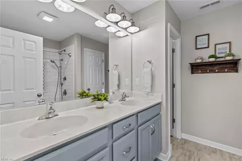 Bath - 3329 Conservancy Dr, Chesapeake, VA 23323 photo 4 of 6