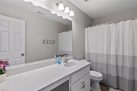 Bath - 3329 Conservancy Dr, Chesapeake, VA 23323 photo 3 of 6