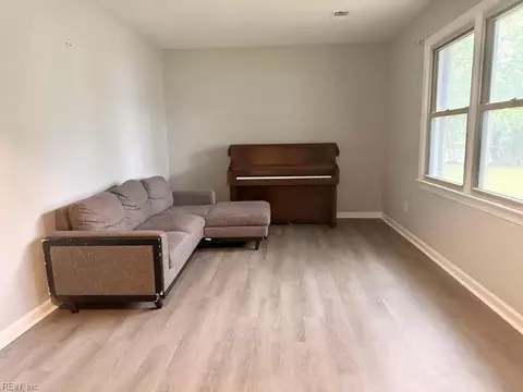 Living - 1209 Whaley Ave, Norfolk, VA 23502 photo 1 of 2