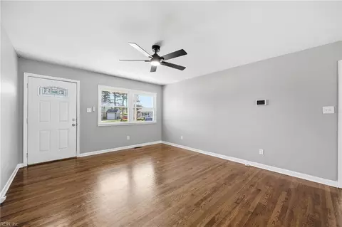 Living - 1027 Barry Ct, Hampton, VA 23666 photo 4 of 6