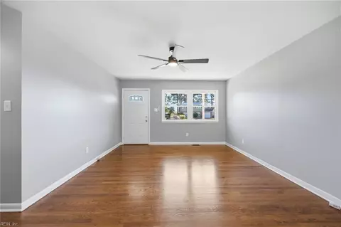 Living - 1027 Barry Ct, Hampton, VA 23666 photo 5 of 6