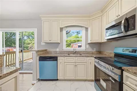 Kitchen - 1027 Barry Ct, Hampton, VA 23666 photo 1 of 2