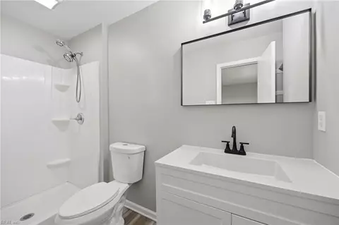 Bath - 1027 Barry Ct, Hampton, VA 23666 photo 2 of 2