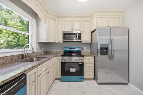 Kitchen - 1027 Barry Ct, Hampton, VA 23666 photo 2 of 2