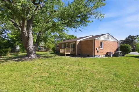 Exterior - 1027 Barry Ct, Hampton, VA 23666 photo 3 of 8