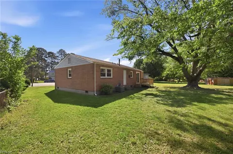 Exterior - 1027 Barry Ct, Hampton, VA 23666 photo 6 of 8