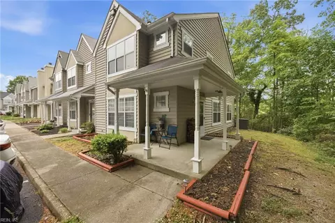 378 Rivers Ridge Cir, Newport News, VA 23608