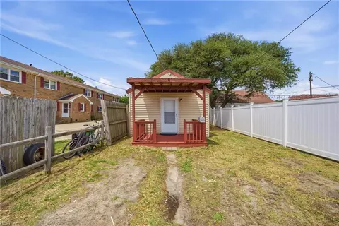 9635 10th Bay St, Norfolk, VA 23518