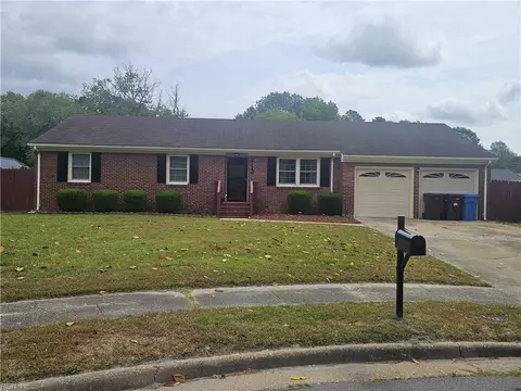 2113 Hollins Ct, Chesapeake, VA 23320