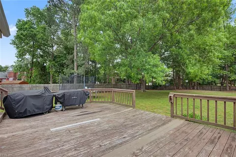 Exterior - 4925 Vico Dr, Chesapeake, VA 23321 photo 5 of 10