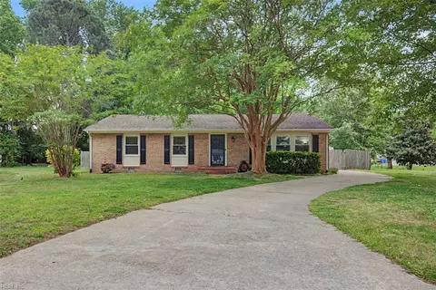 Exterior - 4925 Vico Dr, Chesapeake, VA 23321 photo 2 of 10