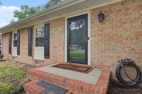 Exterior - 4925 Vico Dr, Chesapeake, VA 23321 photo 3 of 10
