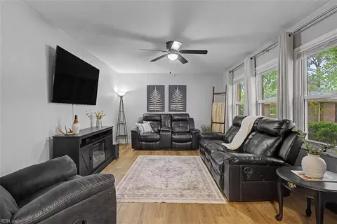 Living - 4925 Vico Dr, Chesapeake, VA 23321 photo 1 of 1