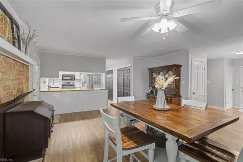 Dining - 4925 Vico Dr, Chesapeake, VA 23321 photo 2 of 5