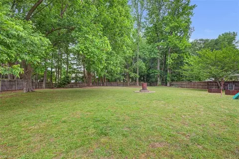 Exterior - 4925 Vico Dr, Chesapeake, VA 23321 photo 7 of 10