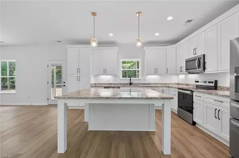 Kitchen - 2109 Holland Corner Rd, Suffolk, VA 23437 photo 2 of 3