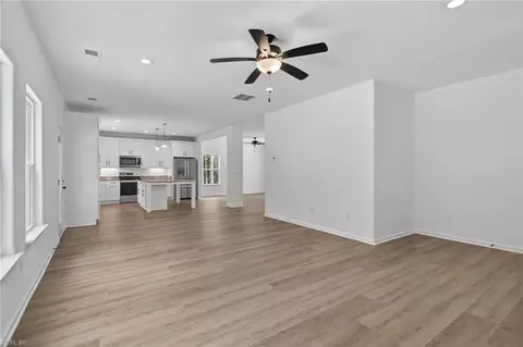 Entry Way - 2109 Holland Corner Rd, Suffolk, VA 23437 photo 1 of 10