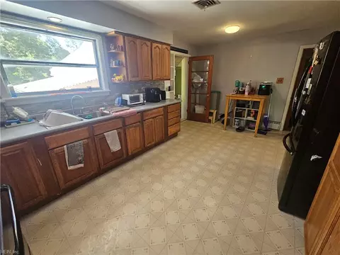 Kitchen - 146 Cambridge Pl, Hampton, VA 23669 photo 2 of 2