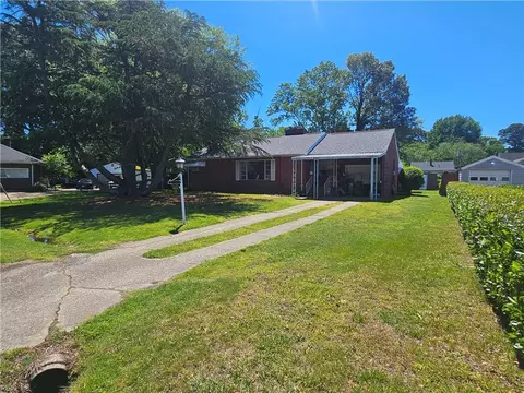 Exterior - 146 Cambridge Pl, Hampton, VA 23669 photo 15 of 15