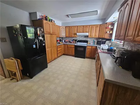 Kitchen - 146 Cambridge Pl, Hampton, VA 23669 photo 1 of 2