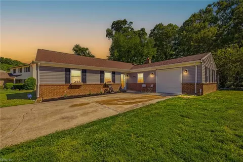 1800 Oneida Ct, Virginia Beach, VA 23453