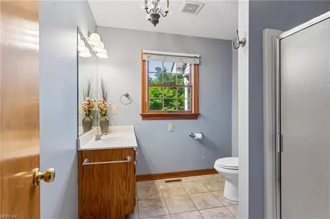 Bath - 4202 Hall Oaks Dr, Gloucester, VA 23061 photo 4 of 4