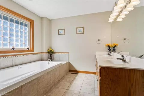 Bath - 4202 Hall Oaks Dr, Gloucester, VA 23061 photo 3 of 4
