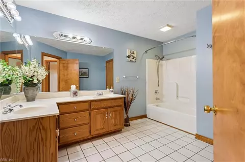 Bath - 4202 Hall Oaks Dr, Gloucester, VA 23061 photo 1 of 4