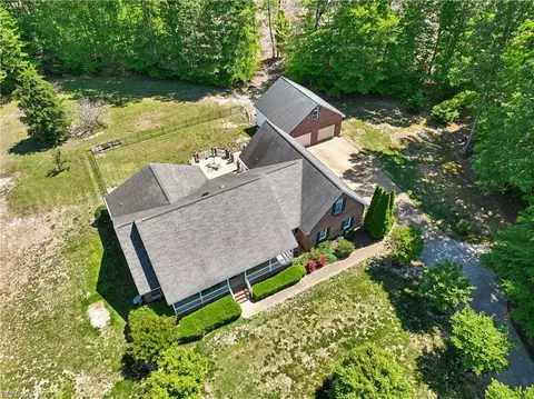 View/Area - 4202 Hall Oaks Dr, Gloucester, VA 23061 photo 2 of 2