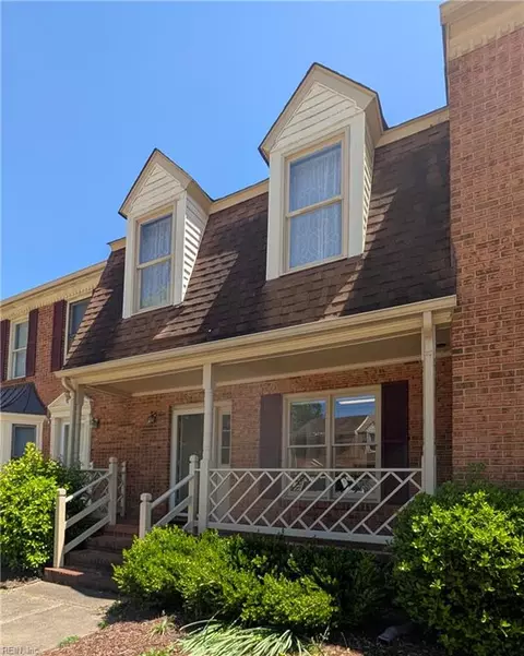9 Riverview Ct, Suffolk, VA 23434