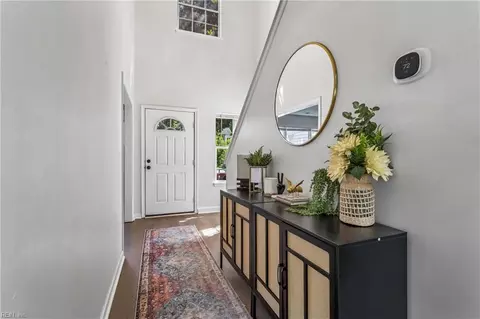 Entry Way - 900 Sheffield St, Hampton, VA 23666 photo 3 of 5