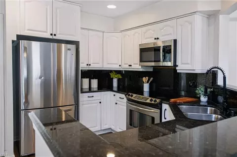 Kitchen - 900 Sheffield St, Hampton, VA 23666 photo 2 of 3