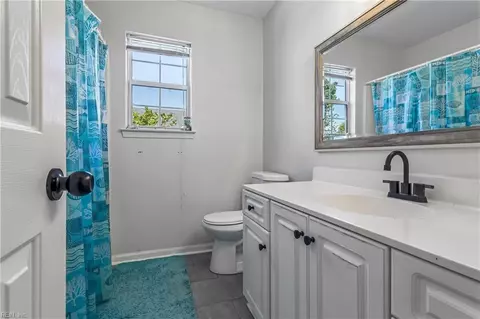 Bath - 900 Sheffield St, Hampton, VA 23666 photo 4 of 4