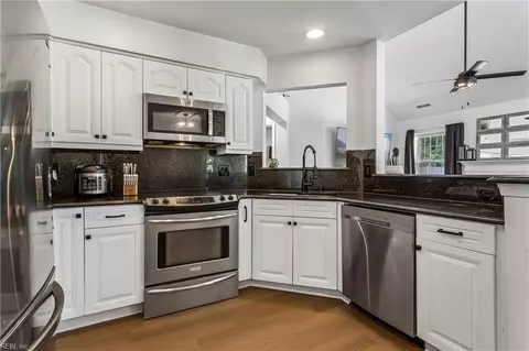 Kitchen - 900 Sheffield St, Hampton, VA 23666 photo 1 of 3