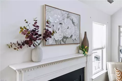 Entry Way - 900 Sheffield St, Hampton, VA 23666 photo 2 of 2