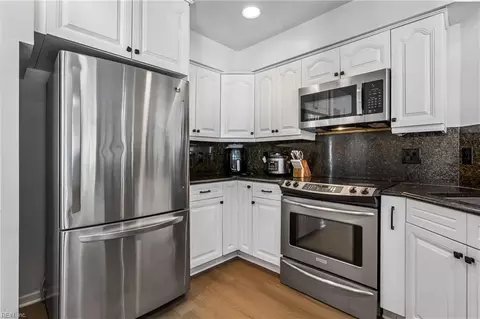 Kitchen - 900 Sheffield St, Hampton, VA 23666 photo 2 of 3