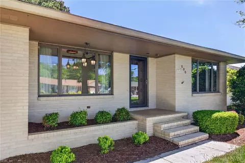 Exterior - 500 Moonefield Dr, Smithfield, VA 23430 photo 3 of 7