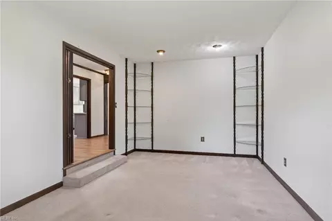 Living - 500 Moonefield Dr, Smithfield, VA 23430 photo 2 of 3
