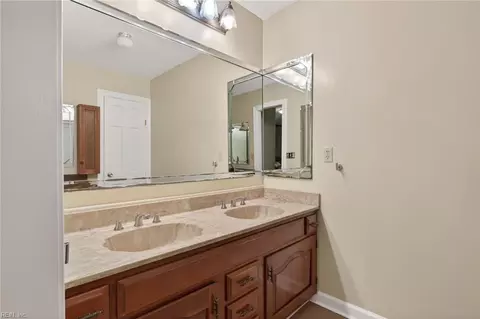 Bath - 500 Moonefield Dr, Smithfield, VA 23430 photo 2 of 3